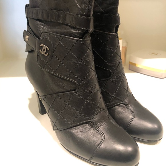 CHANEL short boots, excellent 37 size 6.5/7 - Picture 2 of 6